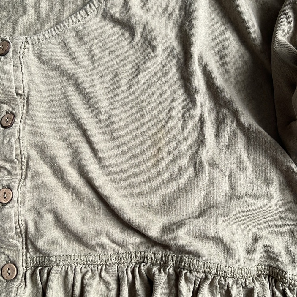 Olive Green Ruffle Crop - Picture 2 of 2